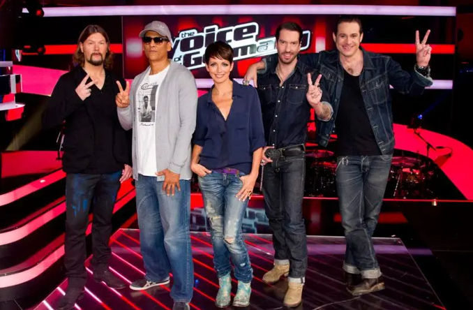 Team von The Voice of Germany auf der Studiobühne